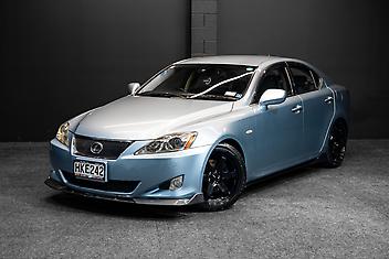 196,000 Km, Sedan, 2490 cc, Petrol engine, Tiptronic