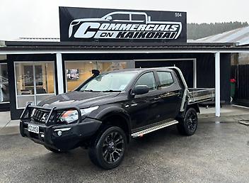 258,000 Km, Ute, 2442 cc,  engine, 5-Speed Manual
