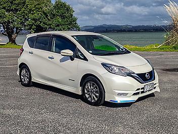 102,772 Km, Hatchback, 1200 cc, Petrol engine, Automatic