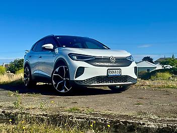 24,315 Km, Station Wagon, -1 cc, Electric engine, Automatic