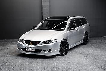 183,262 Km, Station Wagon, 2350 cc, Petrol engine, Automatic