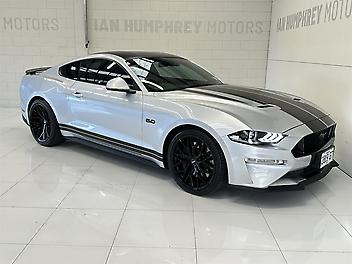 35,600 Km, Coupe, 4951 cc, Petrol engine, 10 Speed Automatic