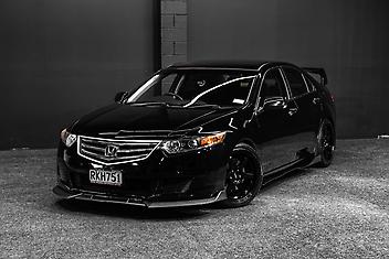 136,000 Km, Sedan, 2354 cc, Petrol engine, Tiptronic