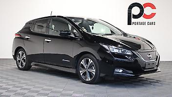 42,897 Km, Hatchback, 0 cc, Electric engine, Automatic