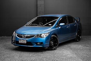 77,000 Km, Sedan, 1339 cc, Hybrid engine, Automatic