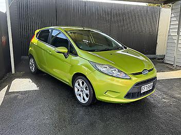 176,883 Km, Hatchback, 1388 cc, Petrol engine, Automatic