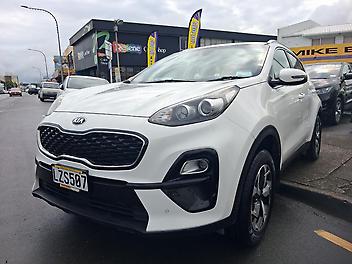 83,628 Km, Station Wagon, 1999 cc, Petrol engine, Automatic