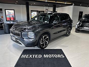 11,500 Km, Station Wagon, 2488 cc, Petrol engine, CVT