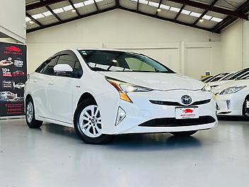 105,578 Km, Sedan, 1797 cc, Hybrid engine, Automatic