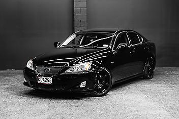 167,000 Km, Sedan, 2499 cc, Petrol engine, Tiptronic