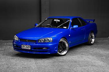 163,000 Km, Coupe, 2498 cc, Petrol engine, Manual