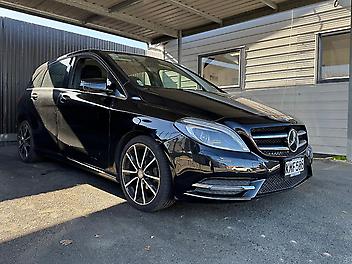 105,768 Km, Hatchback, 1590 cc, Petrol engine, Automatic