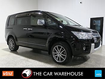 183,425 Km, Van, 2359 cc, Petrol engine, Automatic