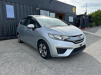 67,450 Km, Hatchback, 1500 cc, Hybrid engine, Automatic