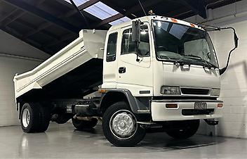 264,000 Km, Truck - Tip Truck, 7790 cc,  engine, Manual