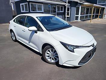 118,641 Km, Sedan, 1987 cc, Petrol engine, Automatic