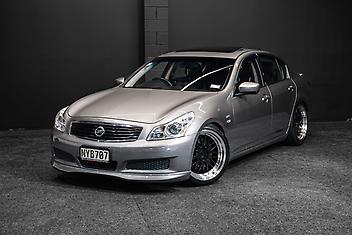 121,000 Km, Sedan, 3690 cc, Petrol engine, Tiptronic