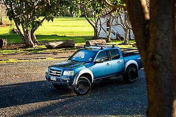 125,000 Km, Ute, 2953 cc, Diesel engine, Manual