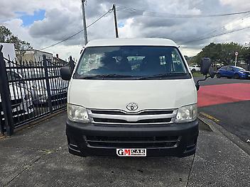 146,800 Km, Van, 2690 cc, Petrol engine, Automatic