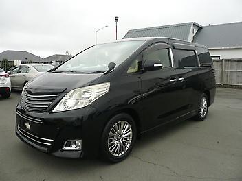 81,000 Km, People Movers, 2400 cc, Petrol engine, automatic