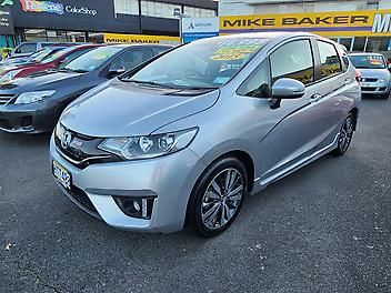 87,707 Km, Hatchback, 1496 cc, Petrol engine, Automatic