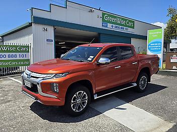 44,750 Km, Ute, 2442 cc, Diesel engine, Automatic