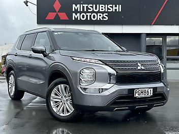 121,950 Km, RV/SUV, 2488135 cc, Petrol engine, Continuous Variable