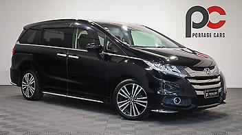 141,040 Km, People Movers, 2356 cc, Petrol engine, Automatic