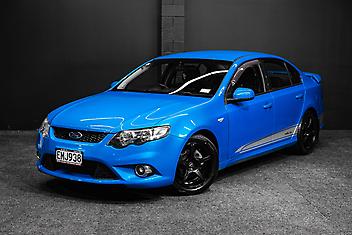 183,000 Km, Sedan, 3984 cc, Petrol engine, Tiptronic