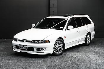 149,000 Km, Station Wagon, 2490 cc, Petrol engine, Manual