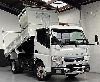 24,331 Km, Truck - Tip Truck, 2990 cc, Diesel engine, Manual