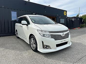 117,223 Km, People Movers, 2500 cc, Petrol engine, Automatic