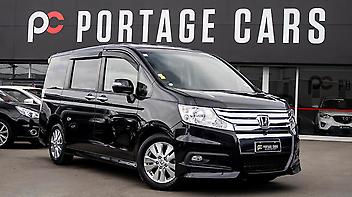 114,407 Km, People Movers, 1997 cc, Petrol engine, Automatic