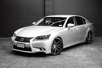 57,000 Km, Sedan, 3456 cc, Hybrid engine, Tiptronic