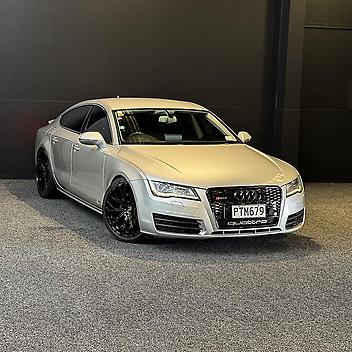 88,500 Km, Sedan, 2773 cc, Petrol engine, Automatic
