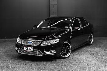 96,000 Km, Sedan, 3984 cc, Petrol engine, Automatic