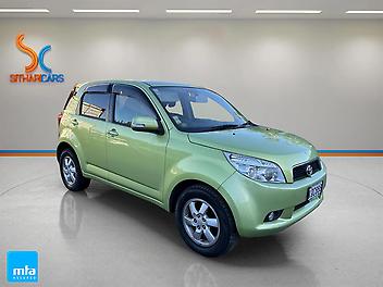 125,301 Km, RV-SUV, 1496 cc, Petrol engine, Auto