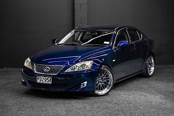 122,000 Km, Sedan, 2490 cc, Petrol engine, Tiptronic