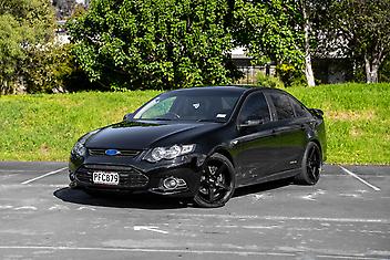 132,000 Km, Sedan, 3984 cc, Petrol engine, Automatic