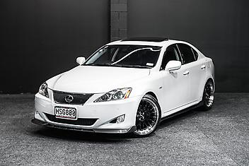112,000 Km, Sedan, 2490 cc, Petrol engine, Tiptronic