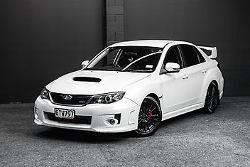 125,000 Km, Sedan, 2457 cc, Petrol engine, Manual