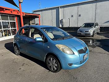 121,945 Km, Hatchback, 1298 cc, Petrol engine, Automatic