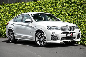 73,143 Km, 4WD, 3000 cc, Petrol engine, Automatic