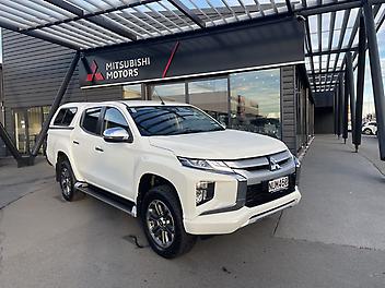 84,564 Km, Utility, 2442135 cc, Diesel engine, 6-gear automatic