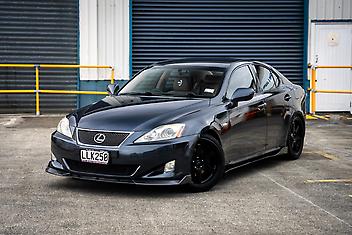 137,000 Km, Sedan, 2500 cc, Petrol engine, Automatic