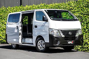 70,781 Km, Van, 2000 cc, Petrol engine, Automatic