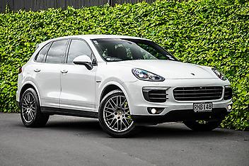 103,586 Km, 4WD, 3000 cc, Plug-in hybrid engine, Automatic