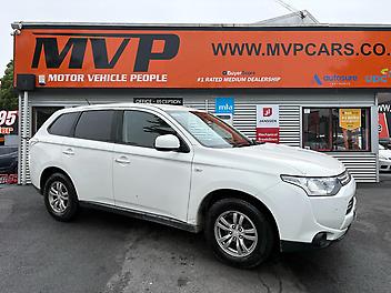 246,830 Km, Station Wagon, 1998 cc, Petrol engine, CVT