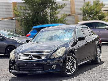 113,000 Km, Sedan, 2500 cc, Petrol engine, Automatic