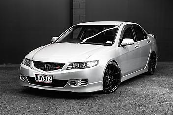 72,000 Km, Sedan, 2350 cc, Petrol engine, Tiptronic